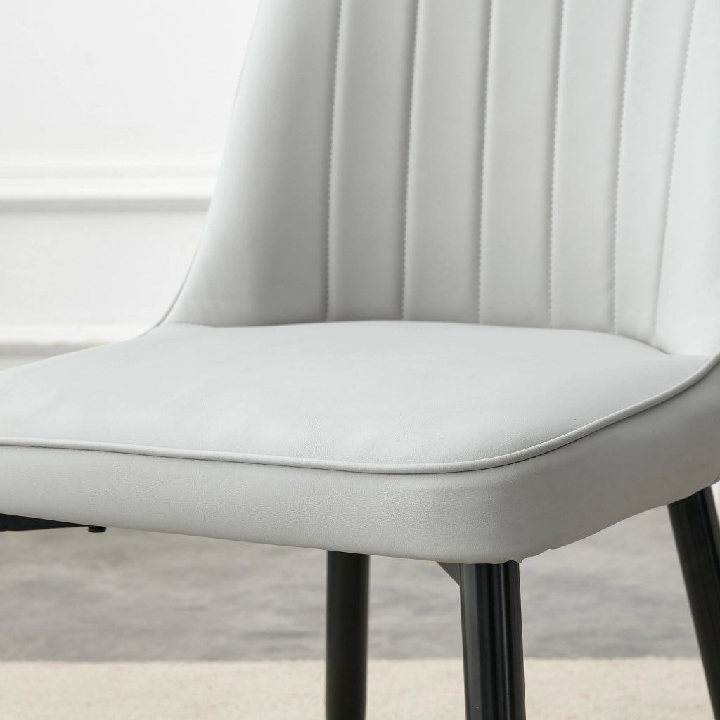 Sedia da pranzo moderna in PU grigio chiaro con gambe in metallo nero