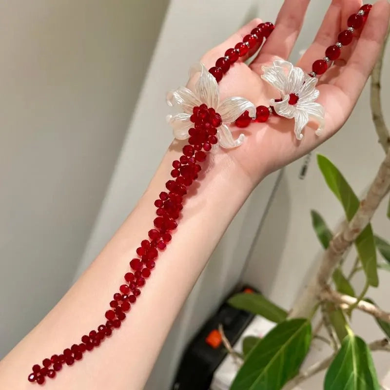 Collana con anello a forma di fiore di cristallo rosso, realizzata a mano, regalo di Natale o di compleanno.