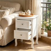 Comodino con 2 cassetti in MDF E1 laccato bianco con maniglie in metallo e gambe rialzate