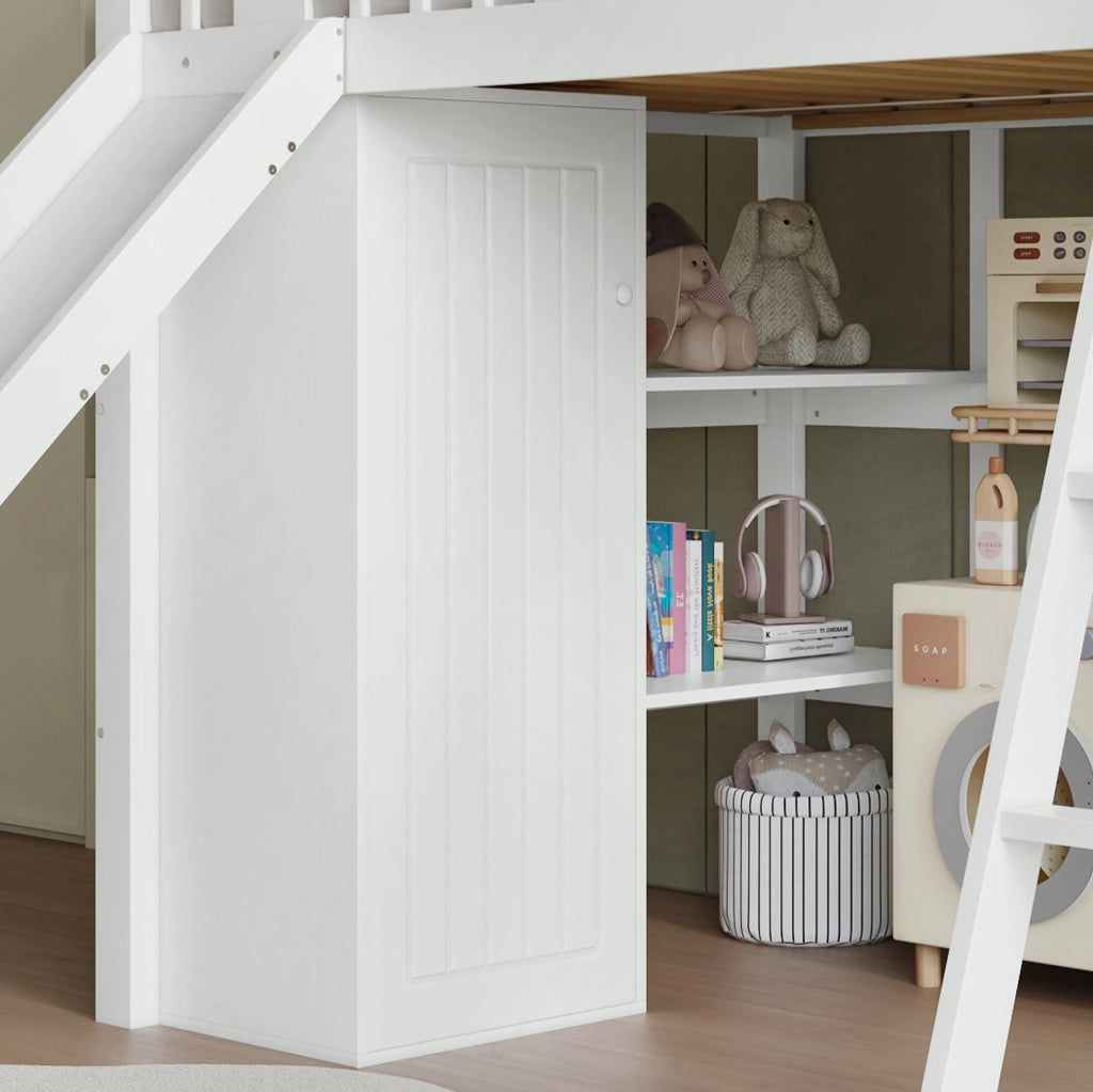 Letto a soppalco per bambini 90 x 200 cm con scivolo e armadi bianchi e naturali