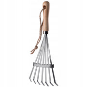 Rastrello da giardino in metallo KADAX, piccolo, 37 cm, con manico in legno a forma di ventaglio.