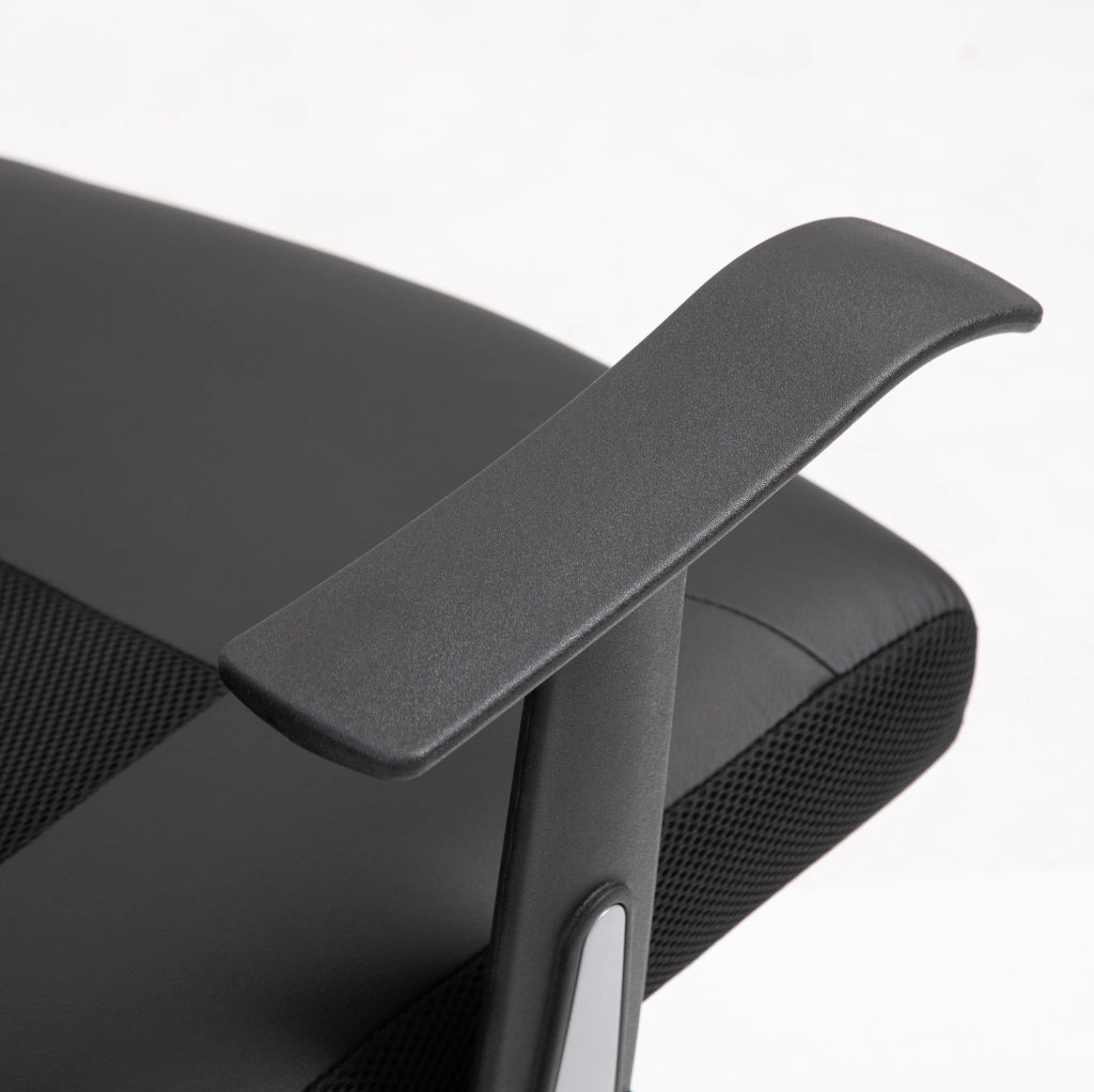Sedia da ufficio ergonomica nera con funzione oscillante