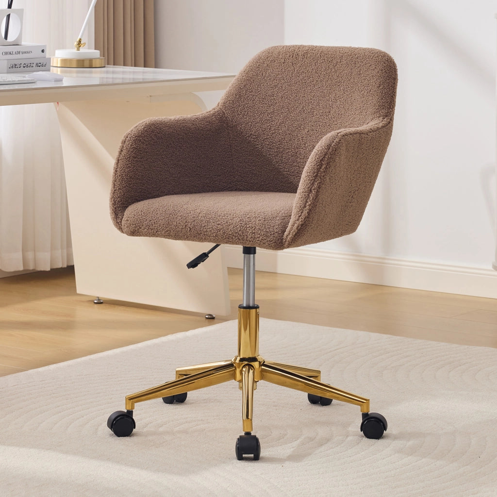 Sedia girevole da ufficio in tessuto Teddy marrone, regolabile in altezza, 360°, con base dorata e ruote universali