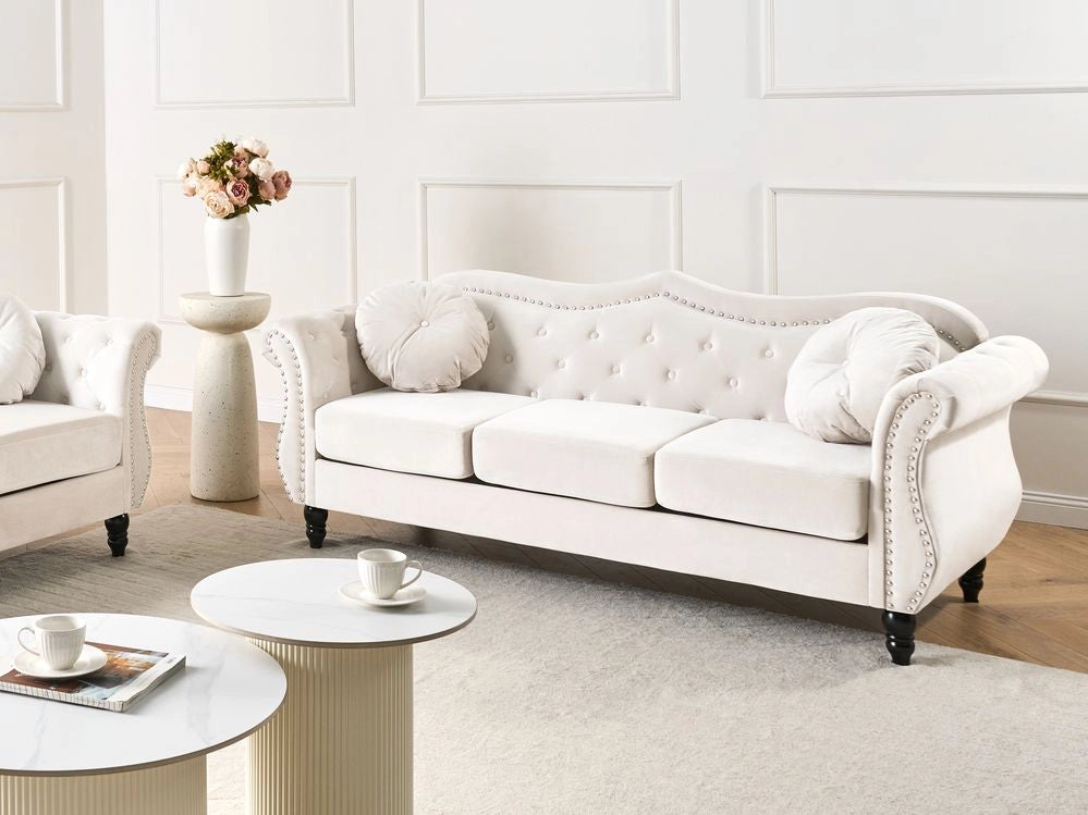 Divano in velluto beige a 3 posti con bottoni a forma di chiodo Cuscini trapuntati con braccioli arrotolati Glam