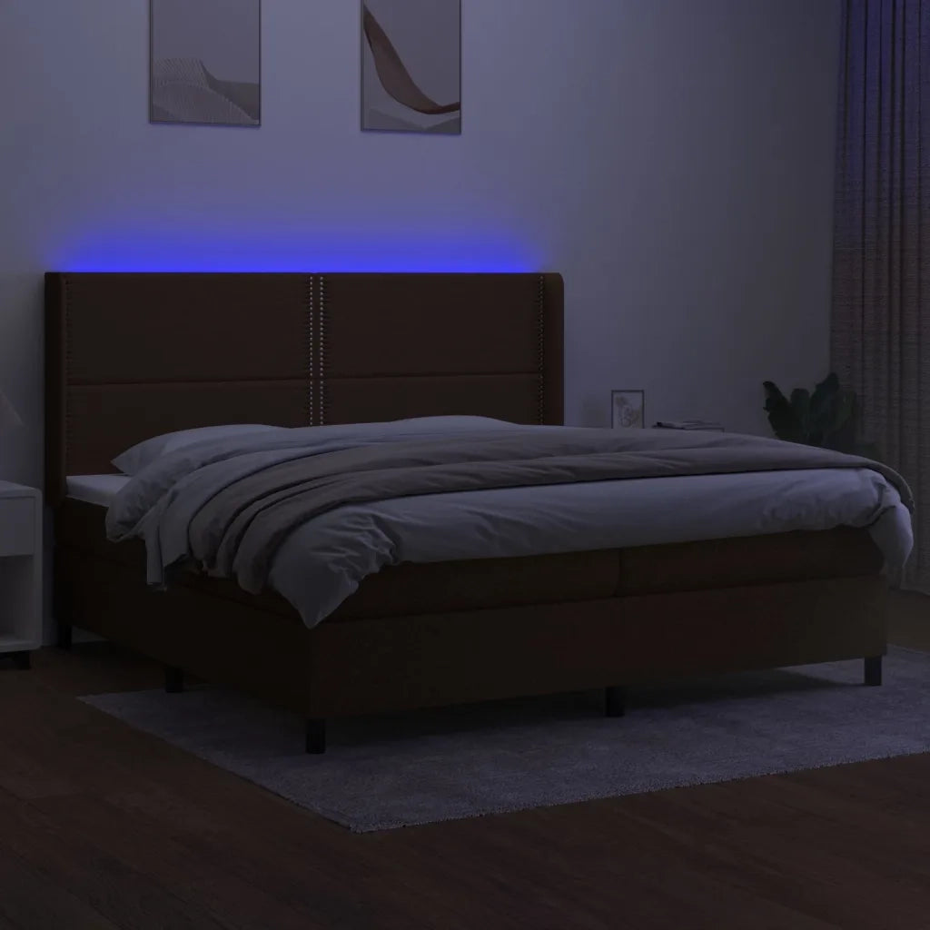 Letto a Molle Materasso e LED MarroneScuro 200x200cm in Tessuto 3138264