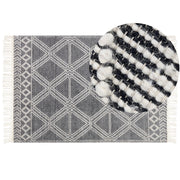 Tappeto grigio e bianco sporco in lana e cotone 160 x 230 cm intrecciato a mano a trama piatta con frange e motivo geometrico