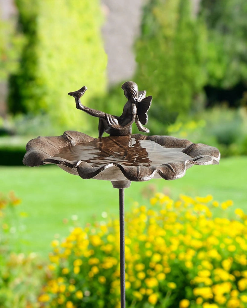 Fontana per uccelli marrone abbeveratoio d'acqua per uccelli in ferro per giardino Accento decorativo all'aperto