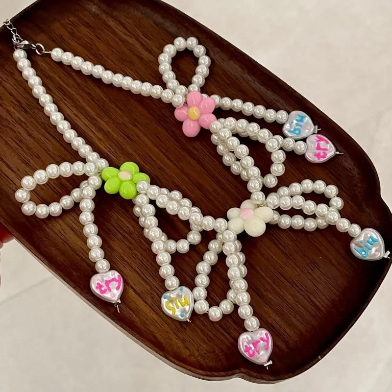 Collana di perle e perline fatta a mano: gioielli in stile girlcore ispirati al mare