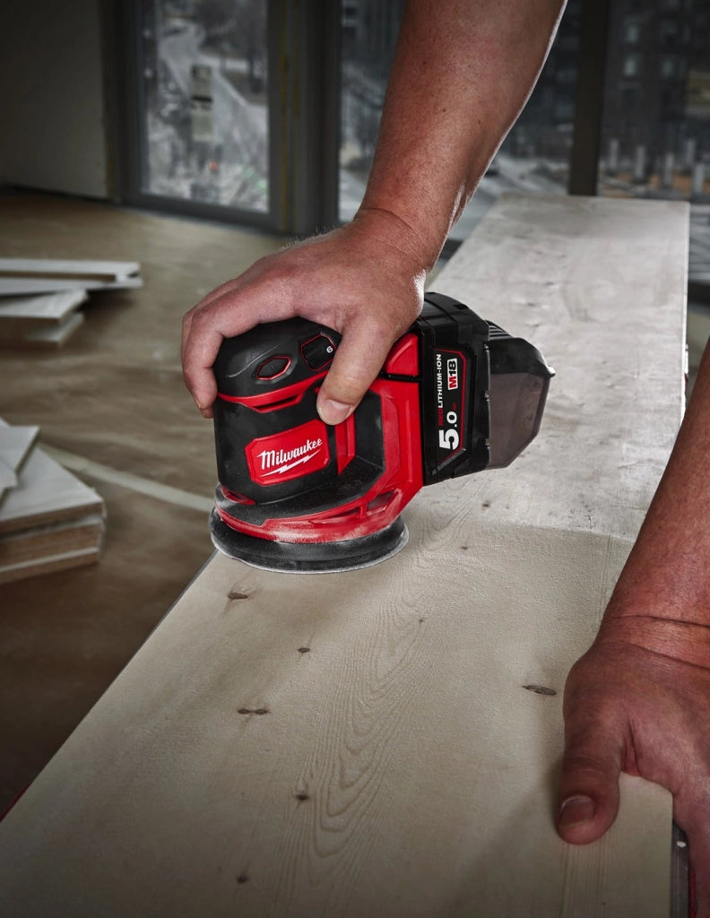 Levigatrice Orbitale Milwaukee M18BOS125-0 (Solo corpo)