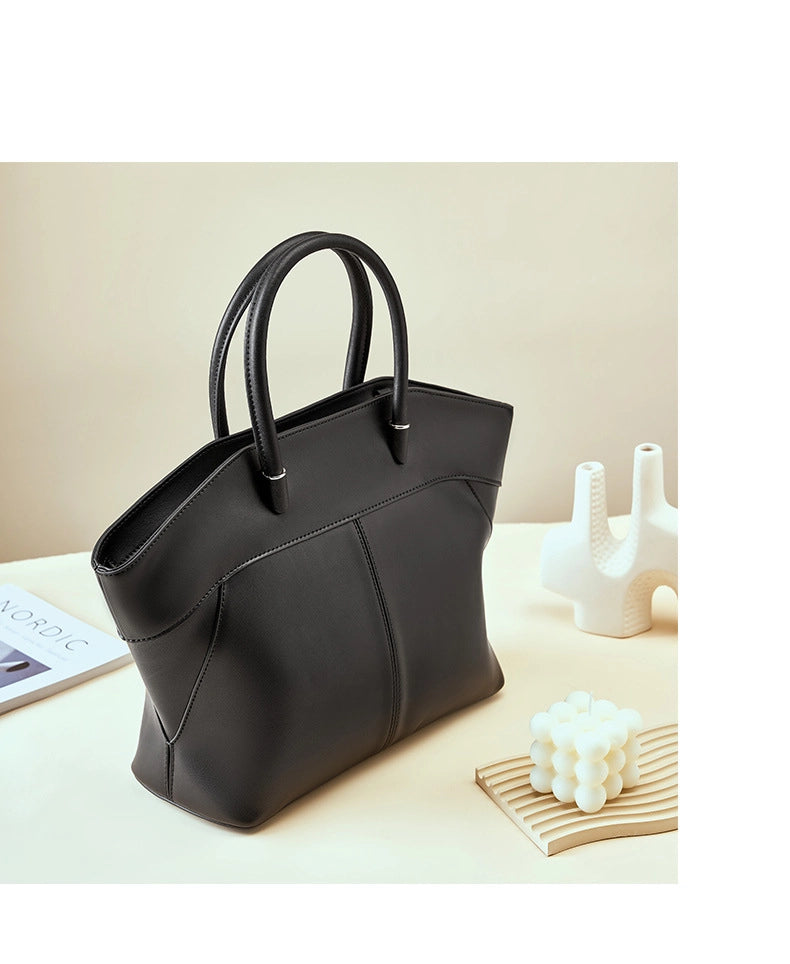Borsa a tracolla da donna in vera pelle, modello tote bag, colore nero.