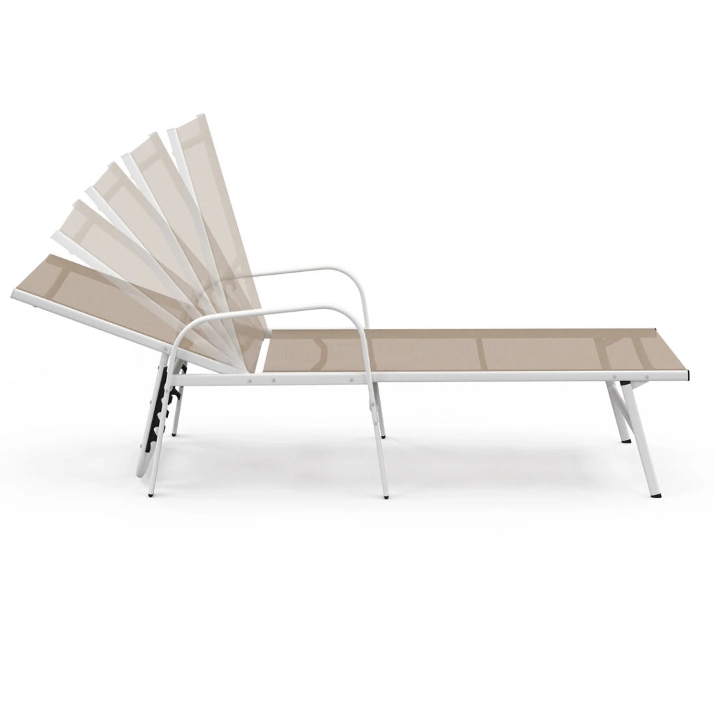 IDMarket - Set di 2 lettini da giardino reclinabili FIDJI in acciaio bianco e tessuto beige