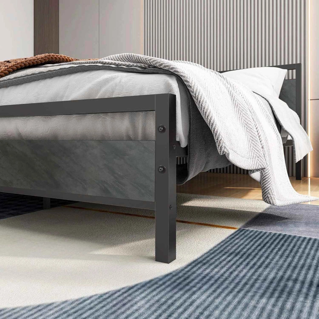 Etna - Struttura letto matrimoniale in legno e metallo, 162x195 cm colore cemento