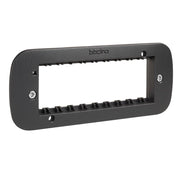 Bticino living now supporto con valva di protezione per placche modulari *** numero posti 6 moduli, confezione 1