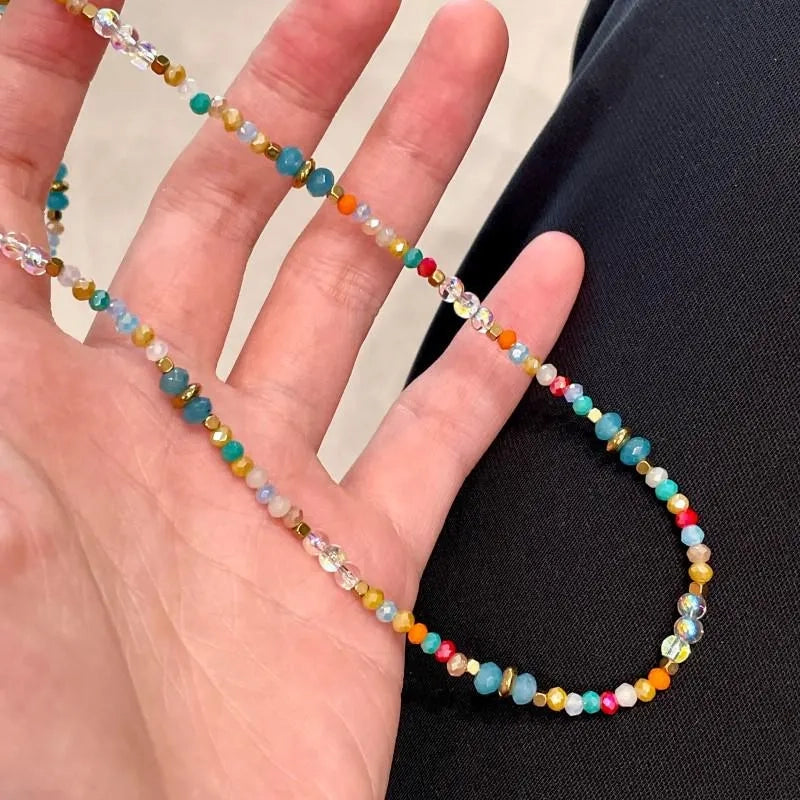 Collana con perline di cristallo: gioiello artigianale in pietra naturale