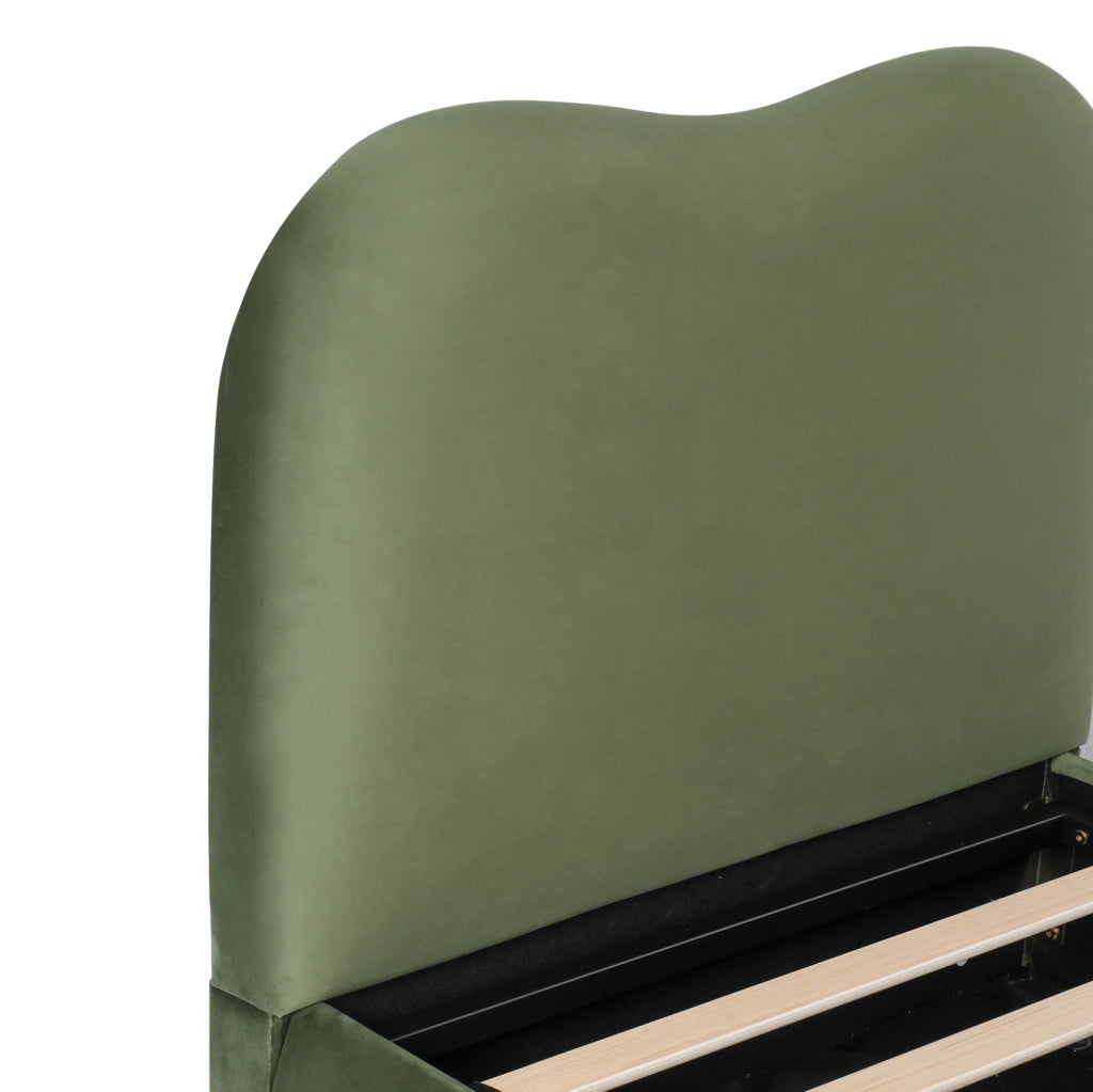 Letto imbottito con contenitore idraulico; velluto verde