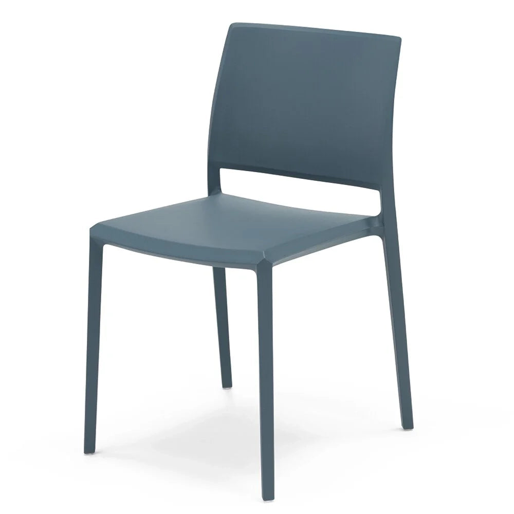 Set 4 sedie in polipropilene MEGAN, impilabile, resistente ai raggi UV, design moderno, ideale per sala da pranzo, cucina, sala d’attesa, bar, ristoranti o giardino, colore Avio