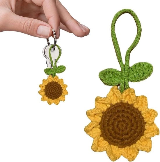 Specchio da auto a forma di fiore a maglia appeso con fiocchi di cotone e margherite handmade