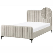 Letto matrimoniale in bouclè con testiera trapuntata gambe in metallo da 120 x 200 cm e base a doghe beige Design moderno
