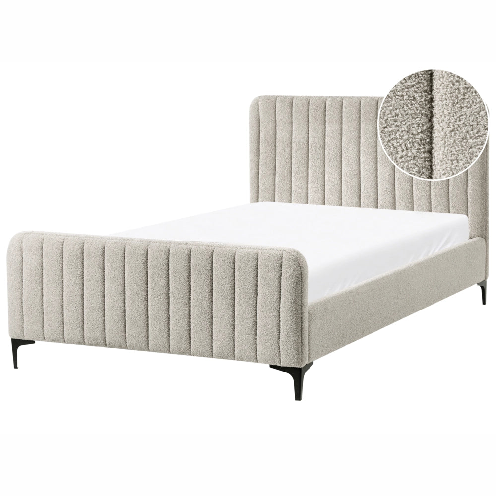 Letto matrimoniale in bouclè con testiera trapuntata gambe in metallo da 120 x 200 cm e base a doghe beige Design moderno