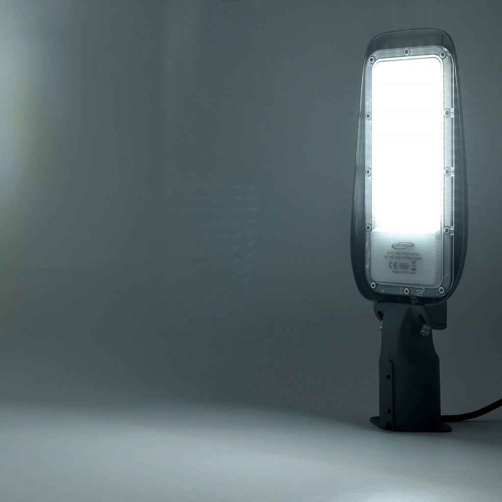 LAMPIONE STRADALE LED 50W LUCE FREDDA 6500K° IP65 - ALTA EFFICIENZA E RESISTENZA PER ILLUMINAZIONE PUBBLICA E INDUSTRIALE