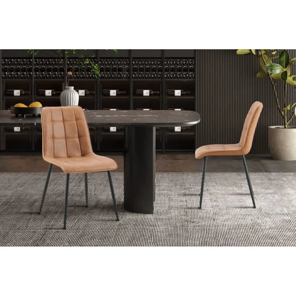 Set di 4 sedie MIREA – Cognac – Stile senza tempo – Gambe in metallo – Rivestimento in PU facile da pulire