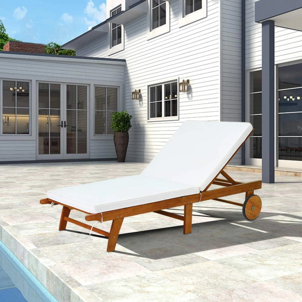 Lettino Prendisole con Schienale Regolabile, Sedia Sdraio in Legno di Eucalipto, Sdraio dav Spiaggia con Cuscino e 2 Ruote, Portata fino a 160 kg, Natura e Beige, ‎195 x 68 x 30-90 cm (2)