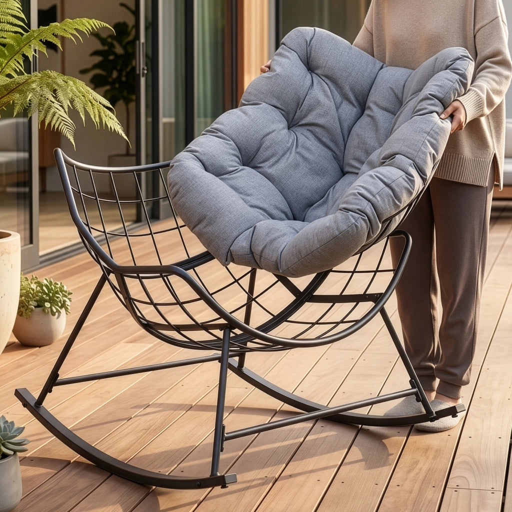 Sedia a Dondolo Villeneuve da Giardino con Cuscino Imbottito 85 x 90 x 91 cm - Nero / Grigio [en.casa]