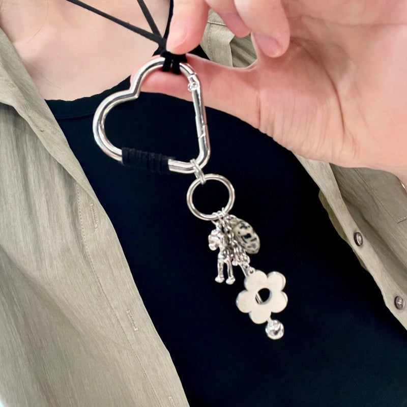 Collana portachiavi con fiori e cuori, design unico, lunga catena per maglione da donna.
