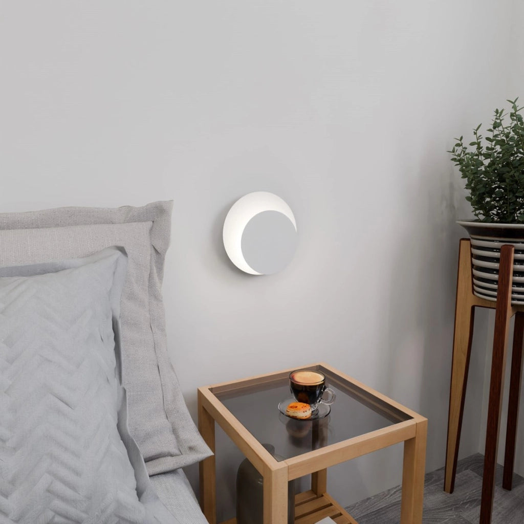 Lampada da parete Circle in acciaio bianco opaco e legno