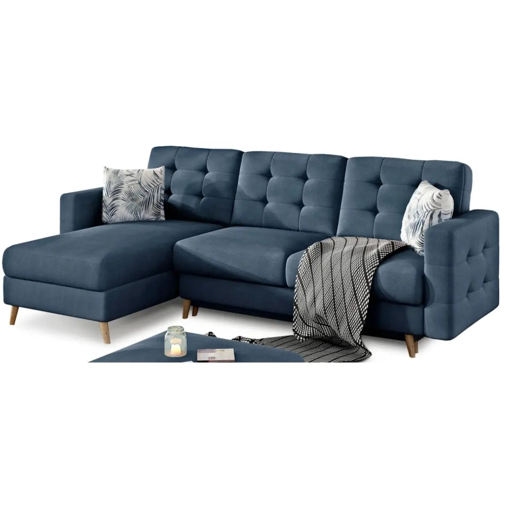 Divano ad angolo convertibile HASGARD 3 posti blu scuro 248x162 cm – con contenitore e piedi in legno