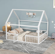 Letto 140x200 cm a casetta con sponde e porticina in metallo bianco