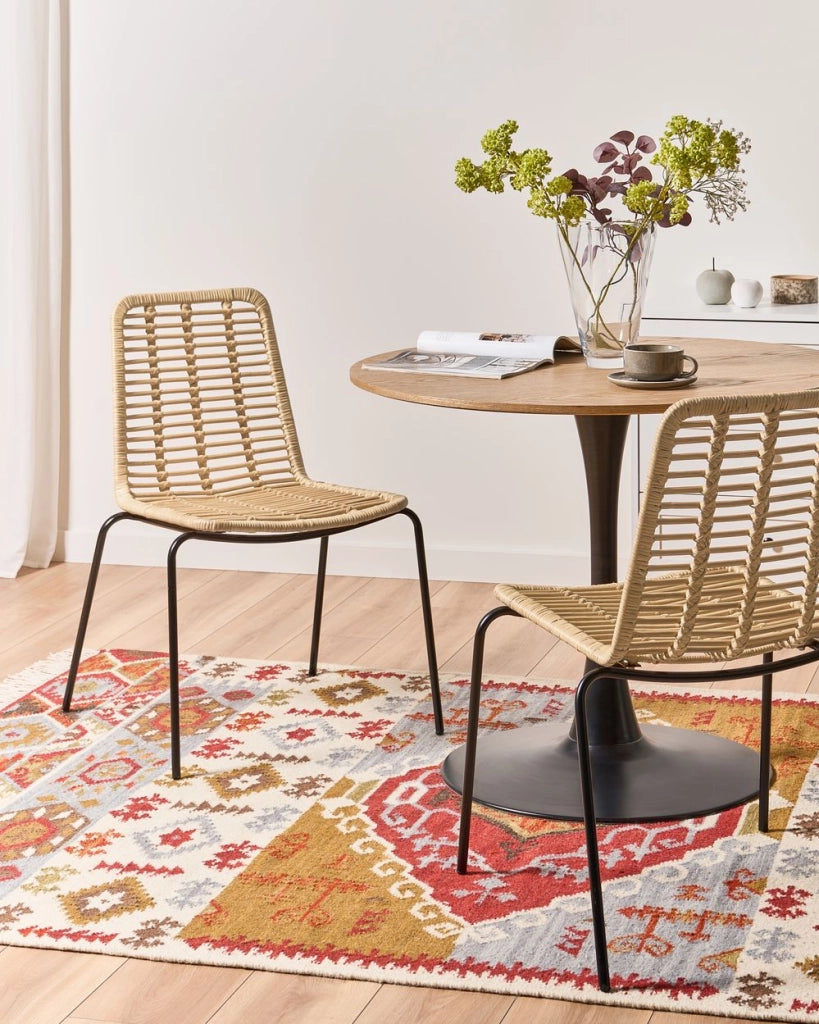 Set di 2 sedie da pranzo con seduta e schienale in rattan naturale gambe in ferro senza braccioli design industriale boho