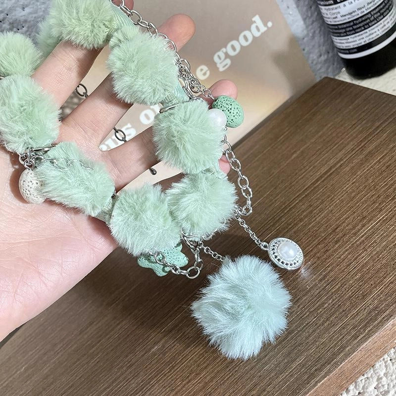 Collana con ciondolo a perla verde in peluche, realizzata a mano, regalo di Natale o di compleanno.