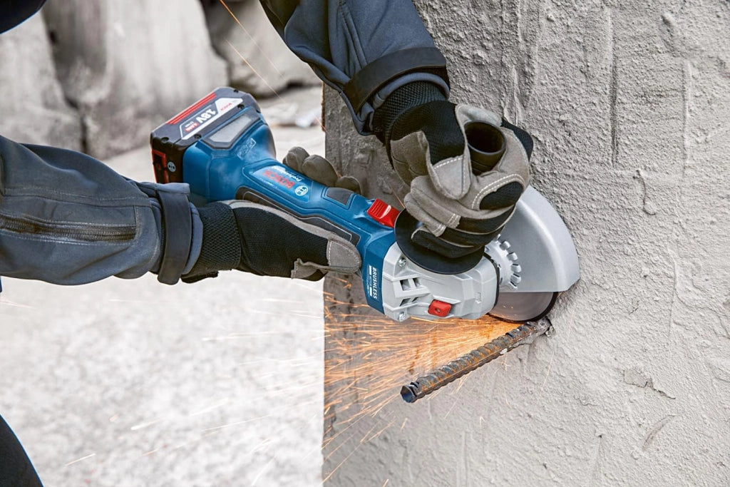 Bosch Professional Combo Kit GWS 18V-7 + GBH 18V-22 (incl. 2 batterie da 4.0 Ah, caricabatteria GAL 18V-40, in borsa degli attrezzi)