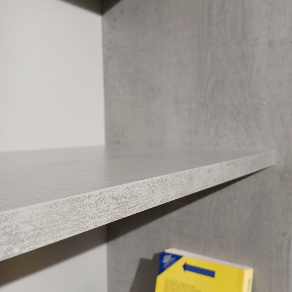 LIBRERIA OMEGA A GIORNO 79X34XH189CM CEMENTO.