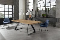 E-STYLO Tavolo fisso con top in rovere naturale e gambe in metallo nero, 100cm X 200cm H. 76cm.