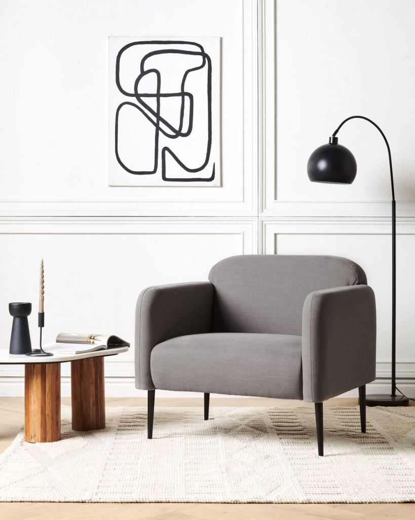 Poltrona in tessuto di lino grigio e nero Gambe in metallo Sedia imbottita Morbido stile retrò Art Decor Soggiorno