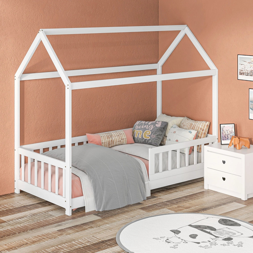Letto a Casetta per Bambini con Doghe e Recinzione ¨C Zephmum ¨C Legno di Pino, Bianco, 96x195x165 cm