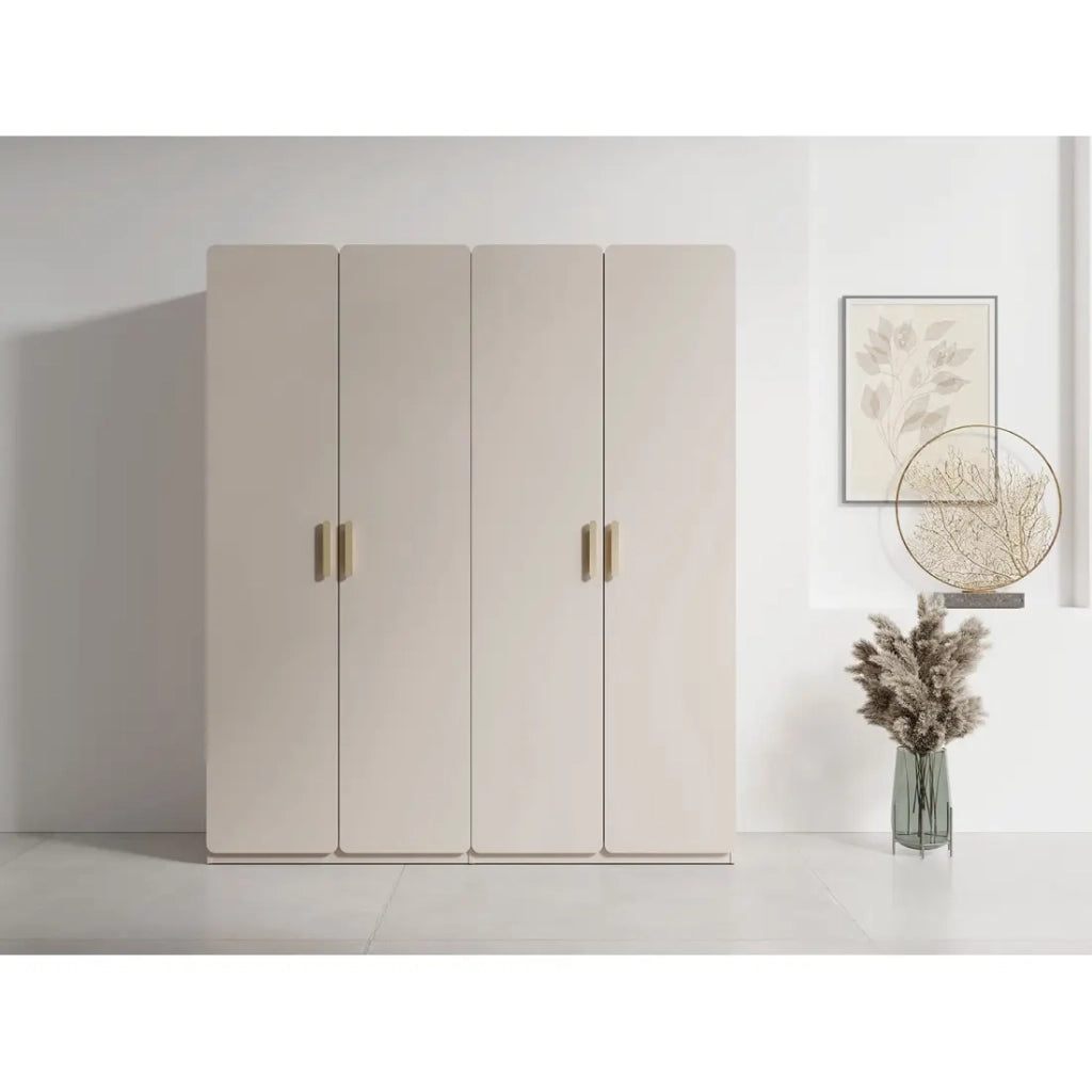 Armadio 4 porte AMALIE 179x210x57 cm – Colore beige sabbia – Con 3 ripiani aggiuntivi