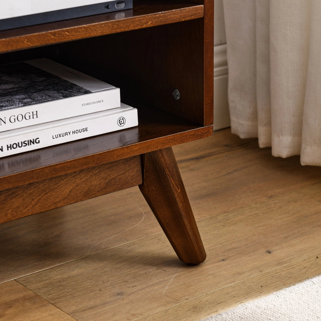 Mobile TV con ante in rattan e ripiani in legno e MDF noce