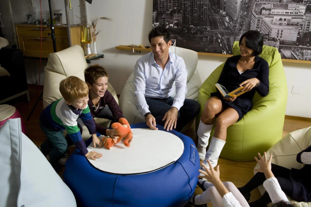 Poltrona Pouf e Tavolino in Acrilico Pomodone Grigio Scuro