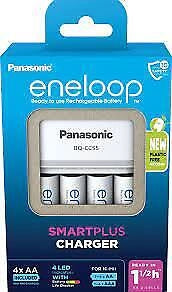 Eneloop K-KJ55MCD40E SmartPlus Caricabatterie per Batterie AA AAA Ni-MH con 4x AA 2000 mAh Ricarica Rapida 1,5 Ore 10 Funzioni Sicurezza colore Nero