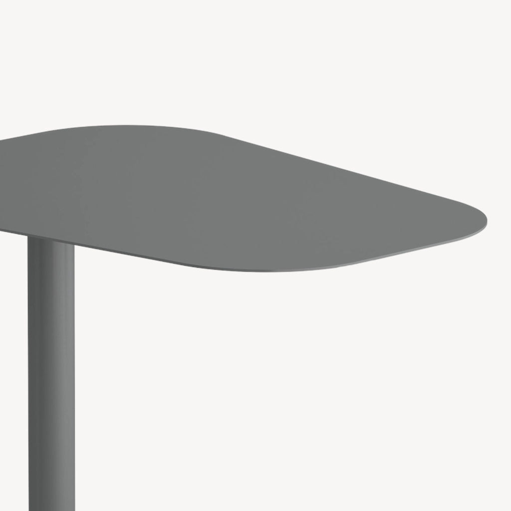 Tavolino Laterale da Divano Nastätten Metallo Piano Trapezoidale - Grigio opaco [en.casa]