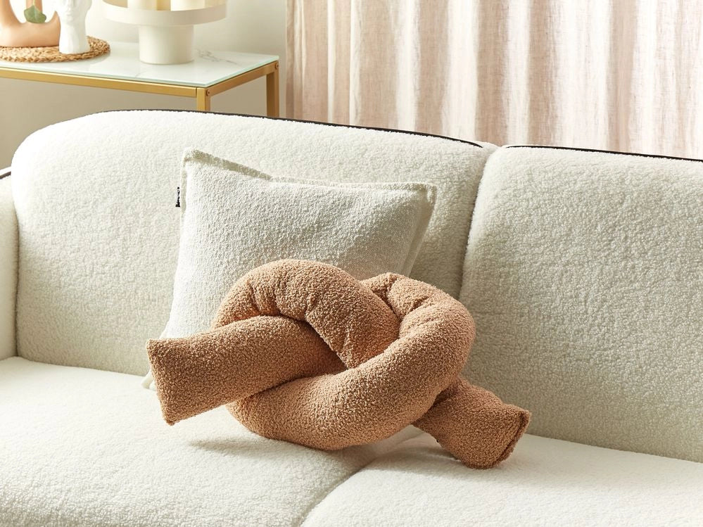 Cuscino moderno in tessuto peluche marrone chiaro 172 x 14 cm accessorio decorazione divano