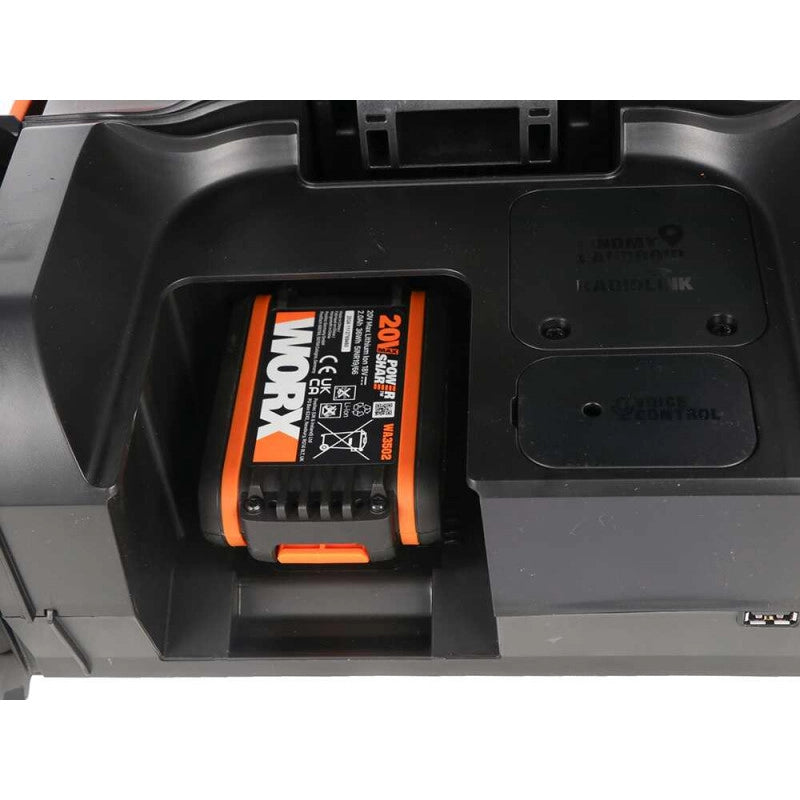 Robot rasaerba automatico WR168E Landroid WiFi Bluetooth con taglio Cut to Edge per giardini fino a 250 m² - Worx