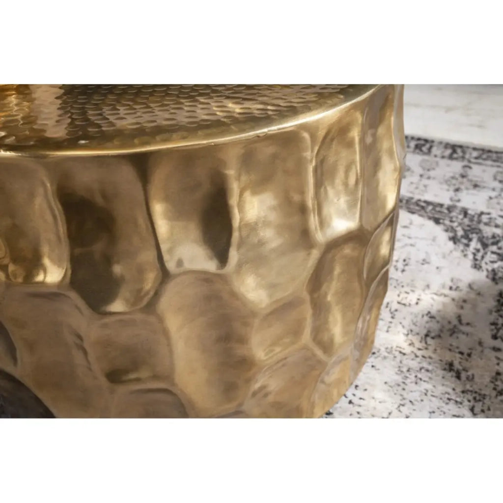 Tavolino basso TRIANE dorato 55 cm – Alluminio martellato design scolpito