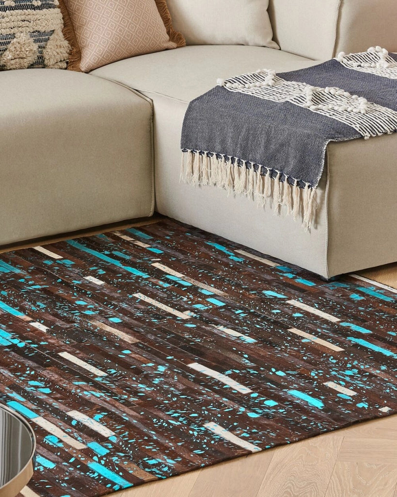Tappeto tappetino Pelle di vacchetta marrone e blu 160 x 230 cm Superficie a righe patchwork