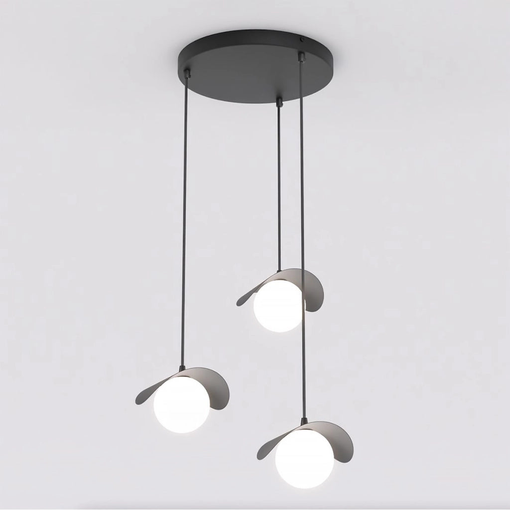Lampada a sospensione Ritual a tre luci in acciaio nero e vetro