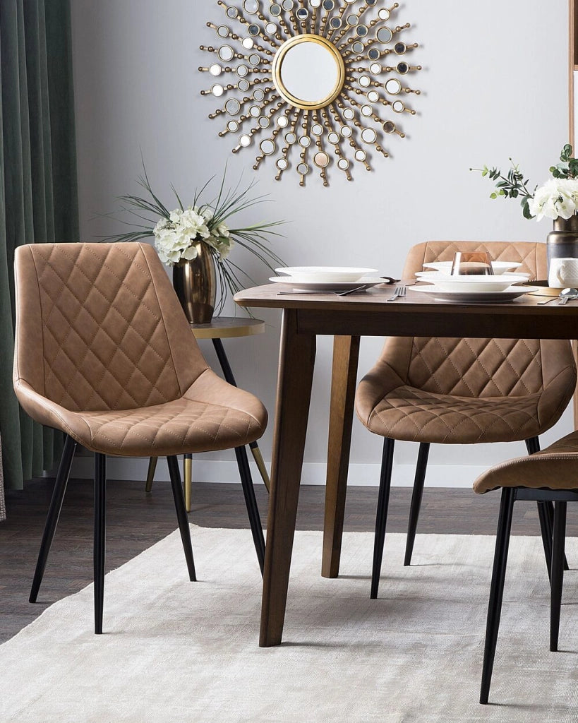 Set di 2 sedie da pranzo Cucina con rivestimento trapuntato in ecopelle marrone dorato