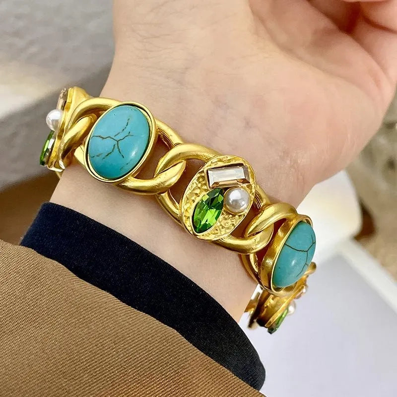 Set di gioielli con perline di cristallo turchese: collana, orecchini e bracciale in stile vintage.